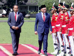 Perdana Menteri Malaysia Anwar Ibrahim Nikmati Kebun Raya Bogor