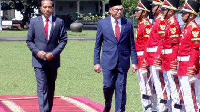 Perdana Menteri Malaysia Anwar Ibrahim Nikmati Kebun Raya Bogor