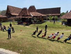 HUT Kemerdekaan RI ke-78, Desainer Migi Rihasalay Gelar Lomba Agustusan Bersama Warga Kampoeng Joglo Tanjung Lesung
