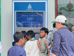 Hadapi Cuaca Ekstrem, PAM Jaya Serahkan 100 Unit Water Purifier untuk Fasilitas Umum dan Sosial